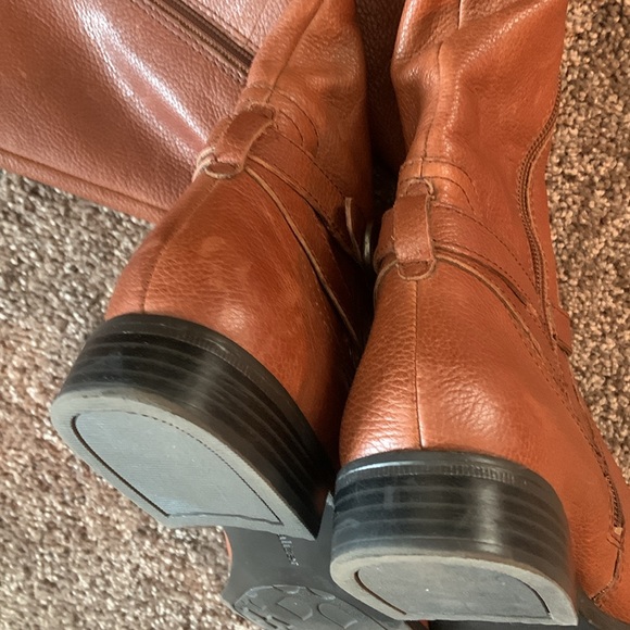 EUC Naturalizer Riding Boots - 7M - Calf Area Stretch Inserts - Picture 10 of 17